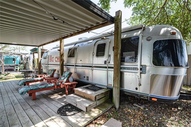 108 N 2nd St, Fulton, TX 78358