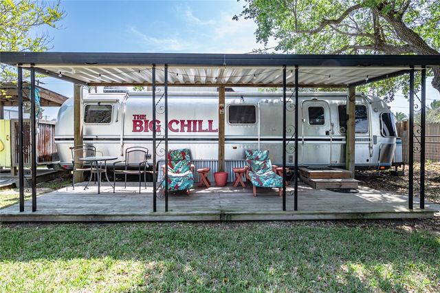 108 N 2nd St, Fulton, TX 78358