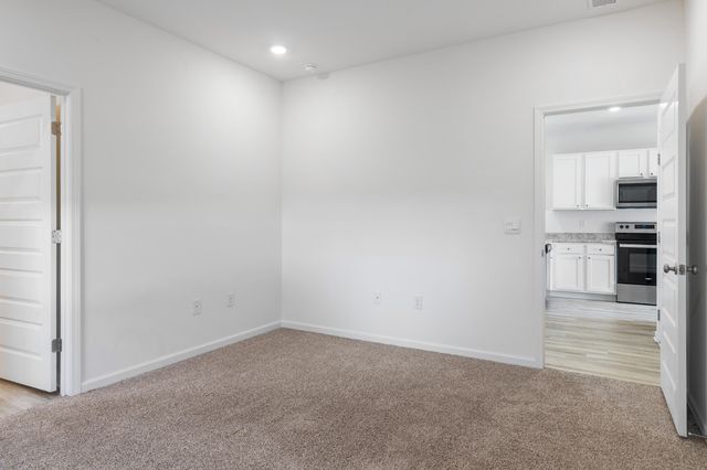 56 Silverthorn Street, Freeport, FL 32439