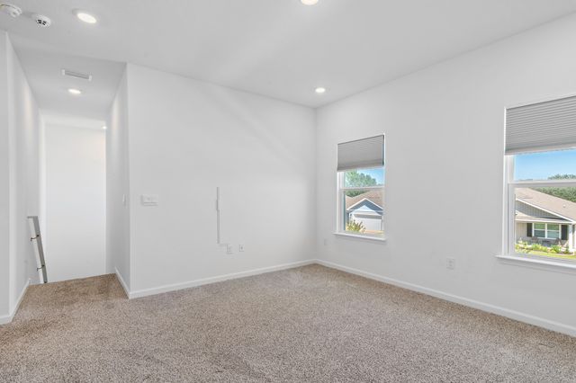 56 Silverthorn Street, Freeport, FL 32439