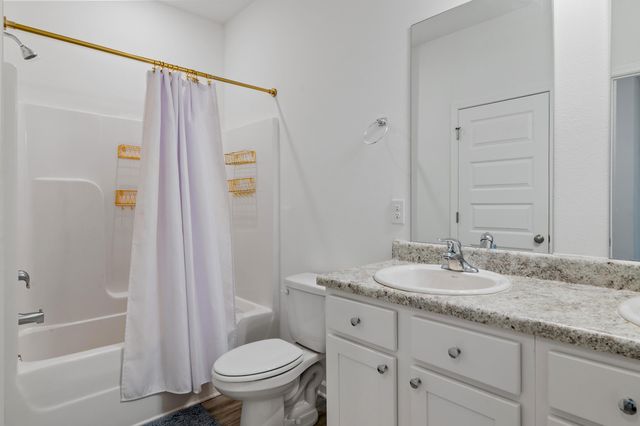 56 Silverthorn Street, Freeport, FL 32439