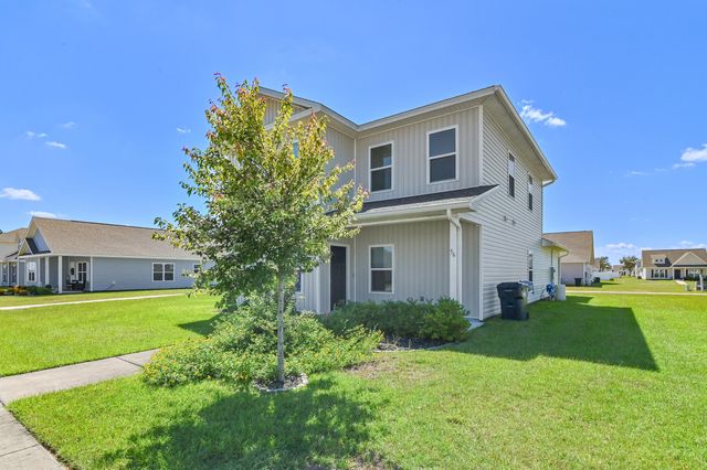 56 Silverthorn Street, Freeport, FL 32439