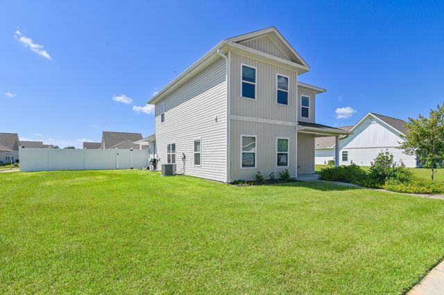 56 Silverthorn Street, Freeport, FL 32439