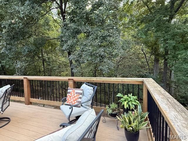 949 Barcroft Woods Court, Manchester, MO 63021