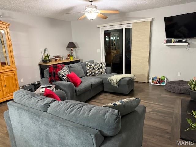 949 Barcroft Woods Court, Manchester, MO 63021