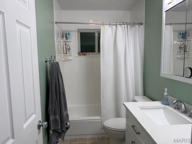 949 Barcroft Woods Court, Manchester, MO 63021