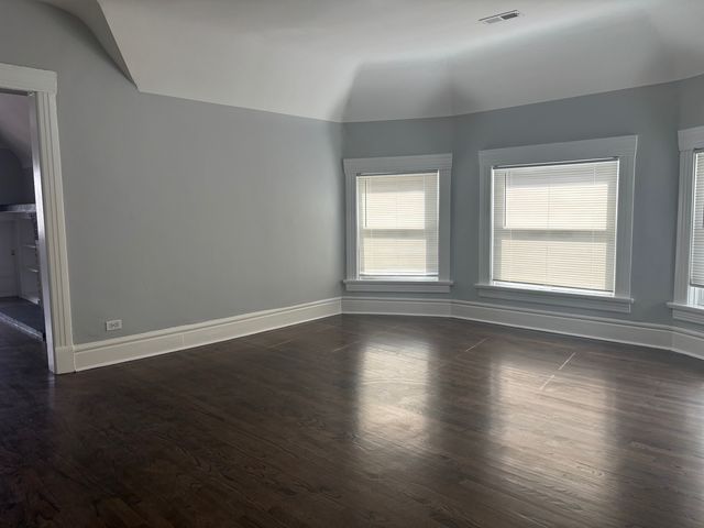 3122 Wisconsin Avenue, Berwyn, IL 60402