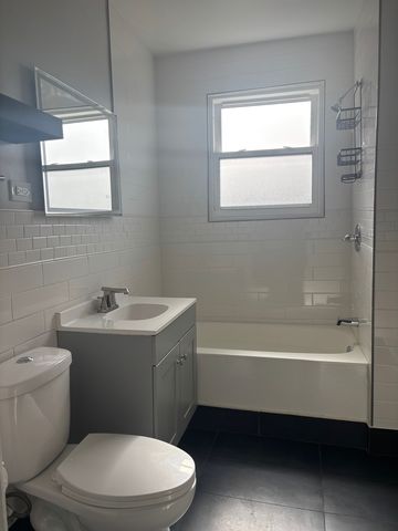 3122 Wisconsin Avenue, Berwyn, IL 60402