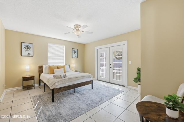 1052 PENMAN Road, Jacksonville Beach, FL 32250