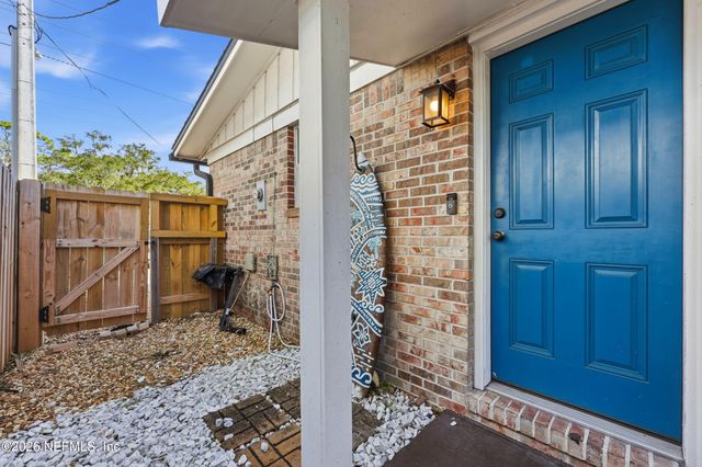 1052 PENMAN Road, Jacksonville Beach, FL 32250