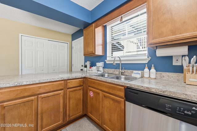 1052 PENMAN Road, Jacksonville Beach, FL 32250