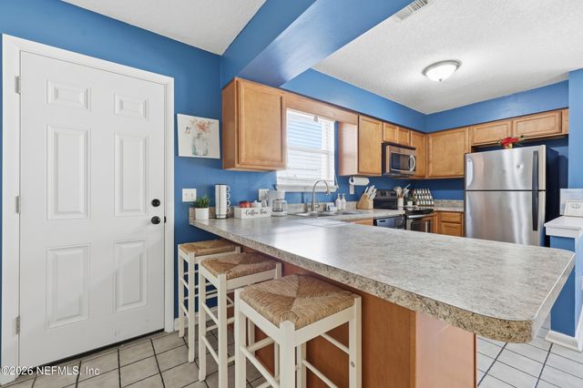 1052 PENMAN Road, Jacksonville Beach, FL 32250