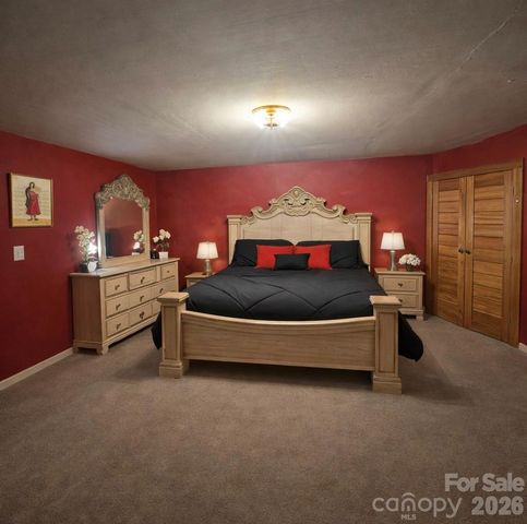 214 Oregon Street, Charlotte, NC 28208