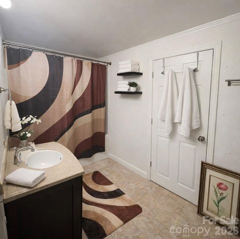 214 Oregon Street, Charlotte, NC 28208