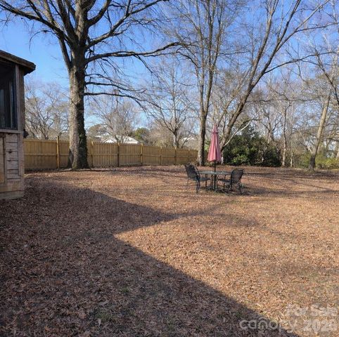 214 Oregon Street, Charlotte, NC 28208