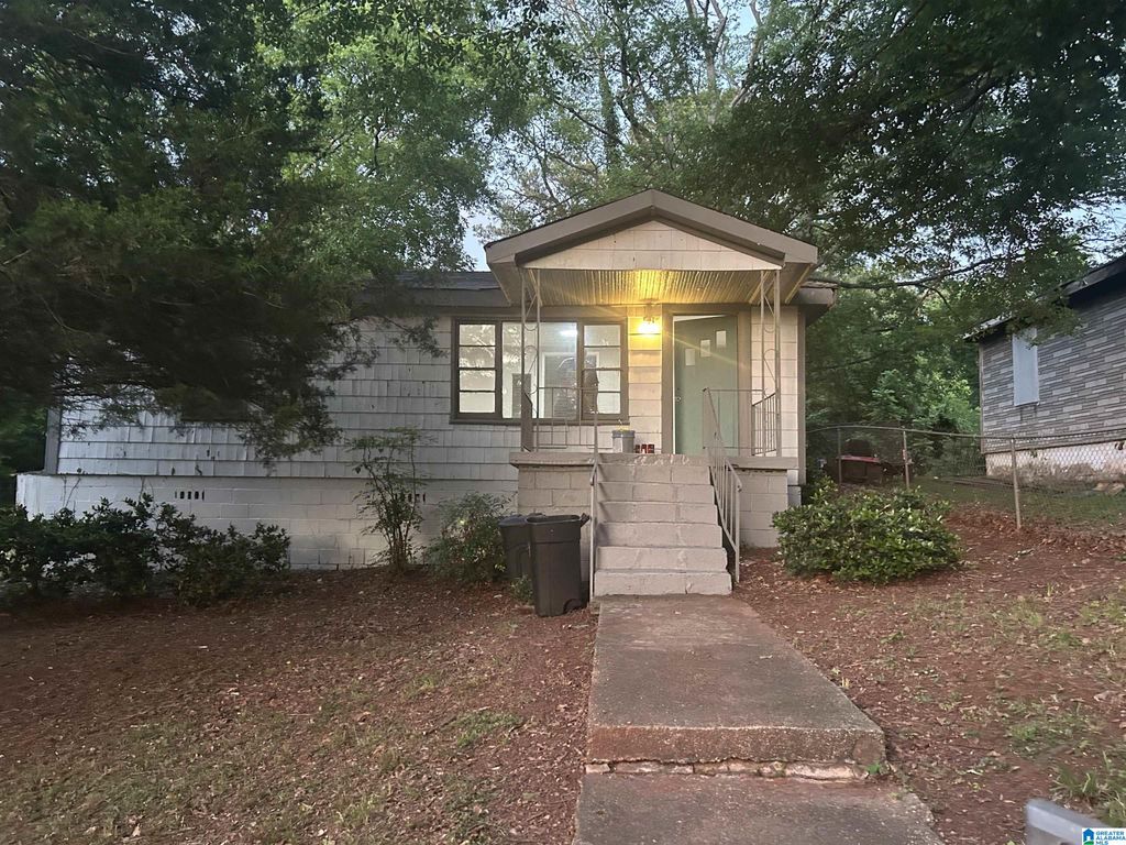 1713 COURTNEY AVENUE, Bessemer, AL 35020