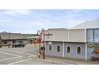 325 Se 2nd St, Bandon, OR 97411