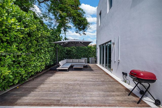 200 SW 32nd Road, Miami, FL 33129