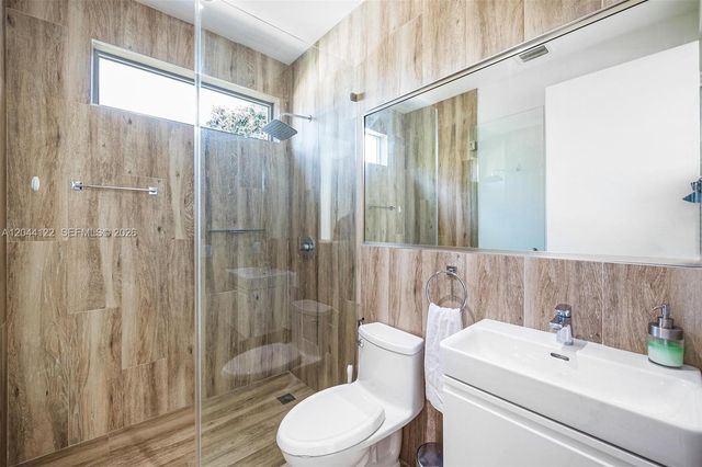 200 SW 32nd Road, Miami, FL 33129