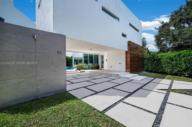 200 SW 32nd Road, Miami, FL 33129