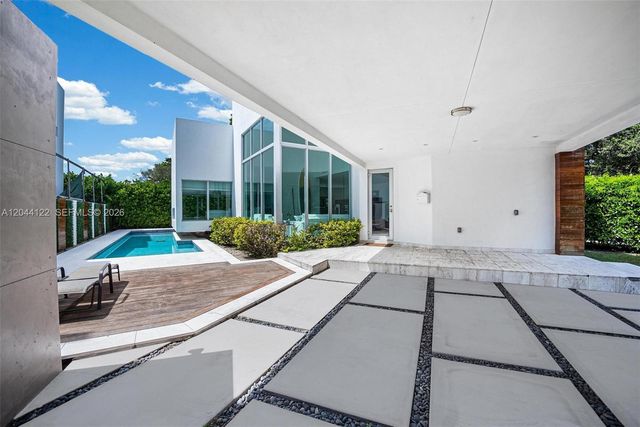 200 SW 32nd Road, Miami, FL 33129