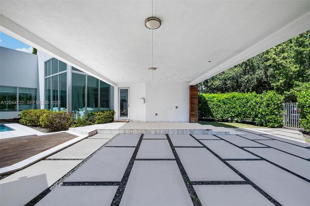 200 SW 32nd Road, Miami, FL 33129