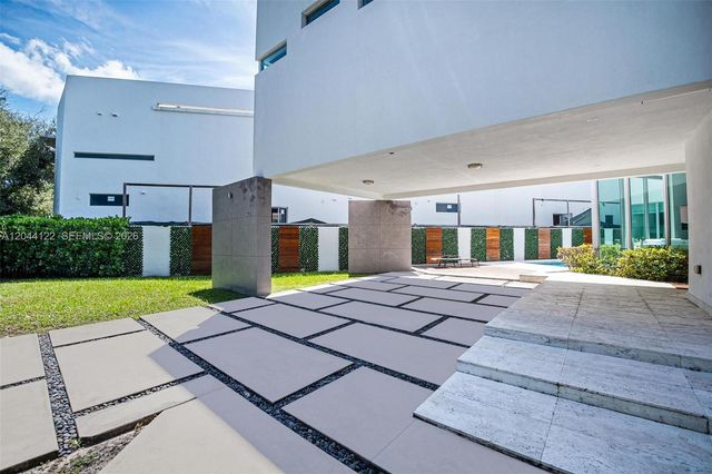 200 SW 32nd Road, Miami, FL 33129