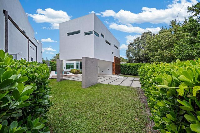 200 SW 32nd Road, Miami, FL 33129