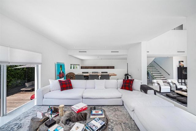 200 SW 32nd Road, Miami, FL 33129