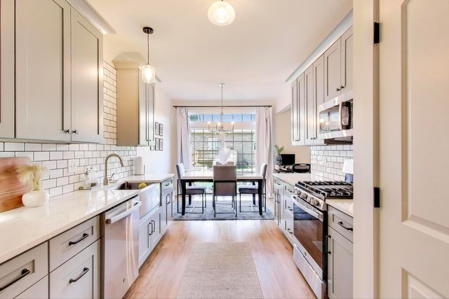 10521 Thornham Lane, Mokena, IL 60448