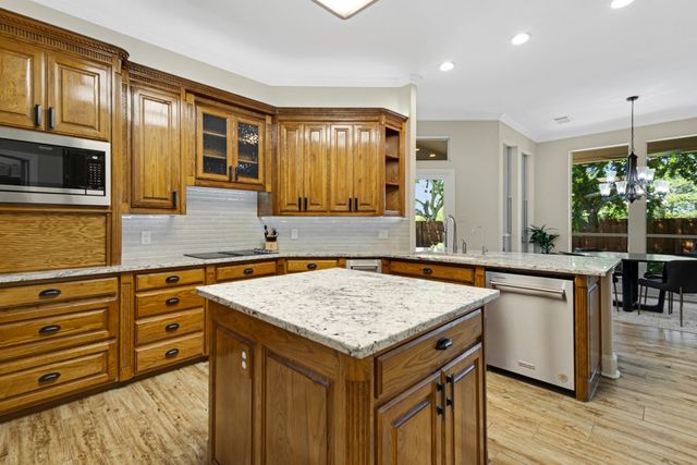 901 Canterbury Lane, Keller, TX 76248