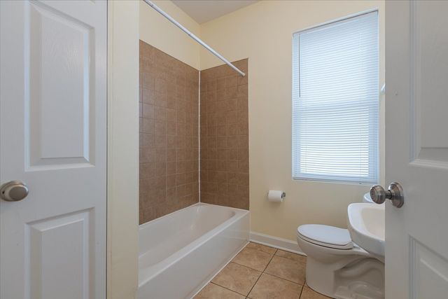 1234 W 49th Place 2F, Chicago, IL 60609