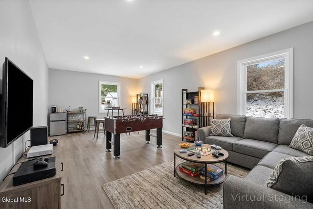 6 Charl Lane, Brunswick, NY 12180