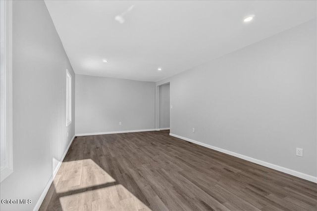 6 Charl Lane, Brunswick, NY 12180