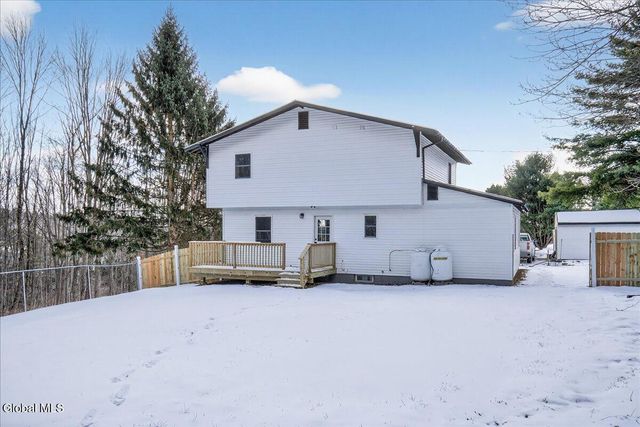 6 Charl Lane, Brunswick, NY 12180