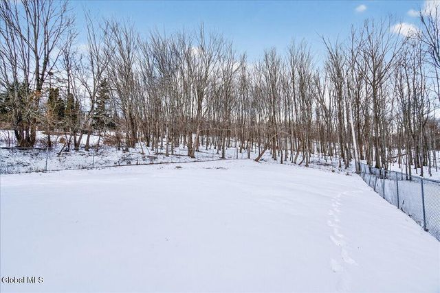 6 Charl Lane, Brunswick, NY 12180