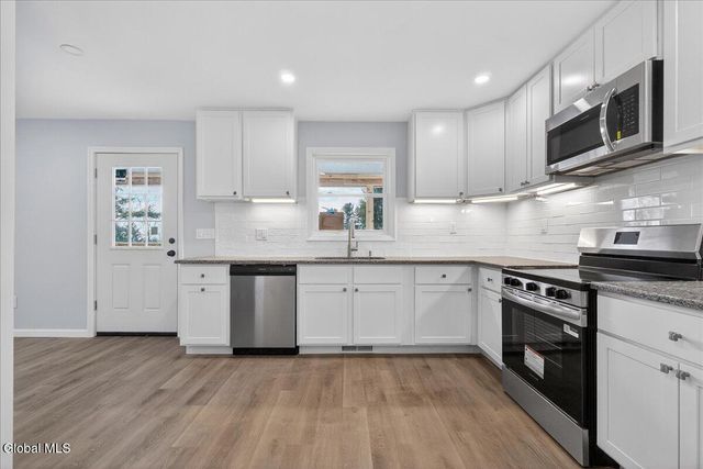 6 Charl Lane, Brunswick, NY 12180