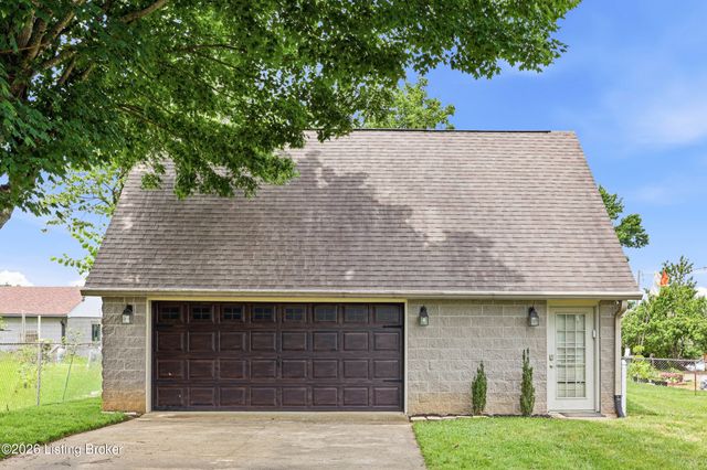 6314 Moorhaven Dr, Louisville, KY 40228
