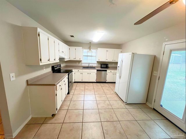 5348 Windham Rd, Milton, FL 32570