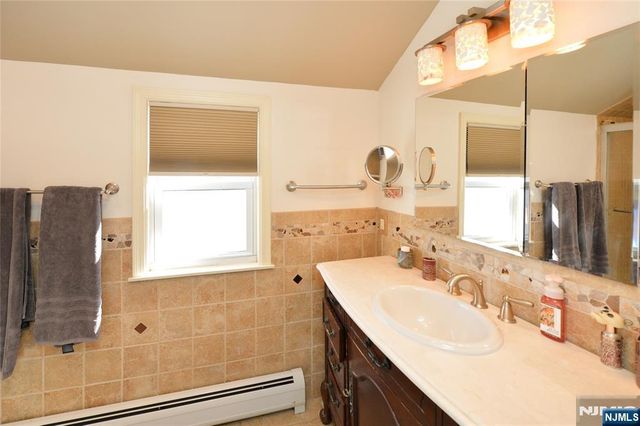 0-35 Midland Avenue, Fair Lawn, NJ 07410