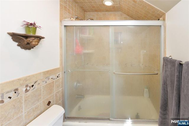 0-35 Midland Avenue, Fair Lawn, NJ 07410