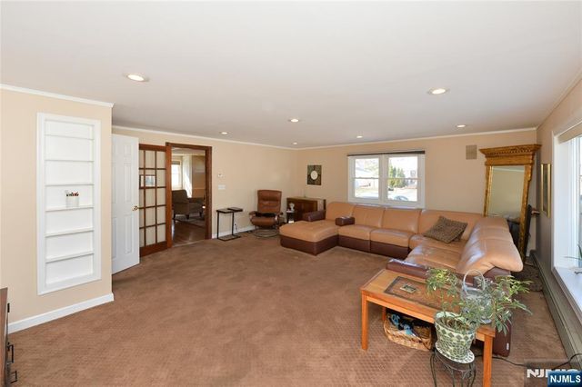 0-35 Midland Avenue, Fair Lawn, NJ 07410