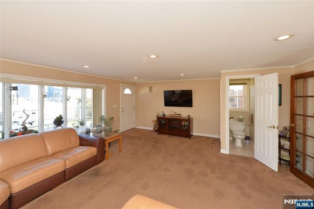 0-35 Midland Avenue, Fair Lawn, NJ 07410