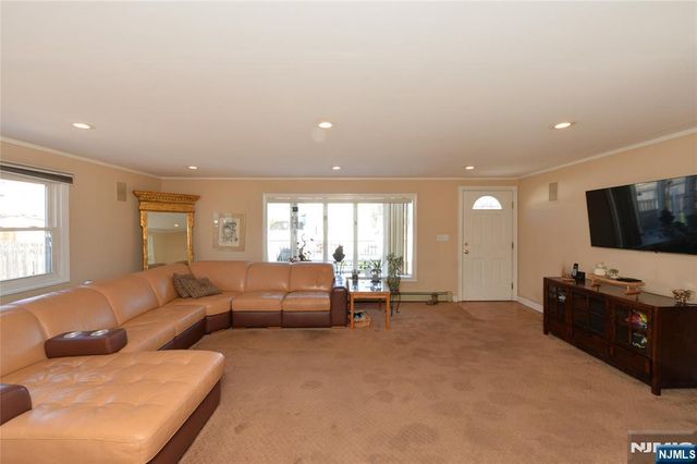 0-35 Midland Avenue, Fair Lawn, NJ 07410