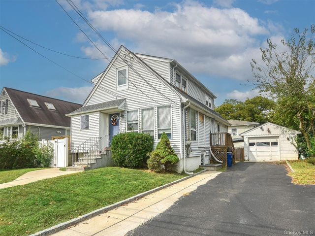 3 A Pequot Avenue, Port Washington, NY 11050