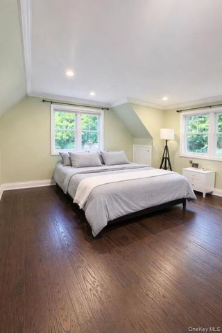 3 A Pequot Avenue, Port Washington, NY 11050