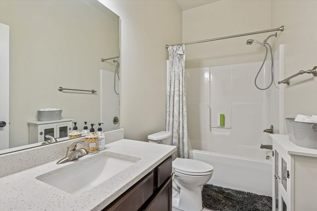 1904 NW Prairie Creek Drive, Grimes, IA 50111