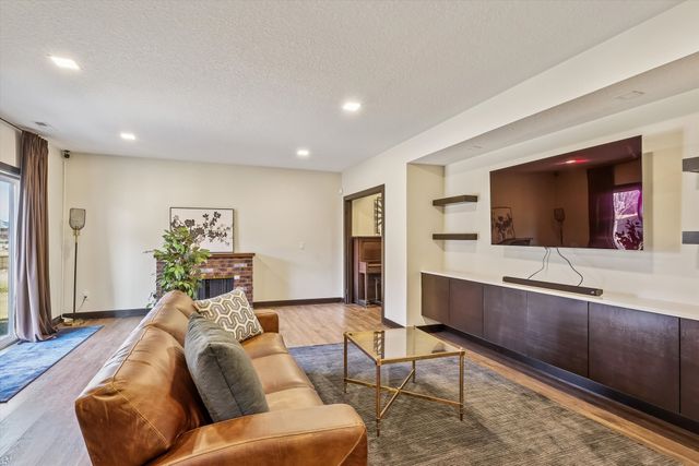 1904 NW Prairie Creek Drive, Grimes, IA 50111