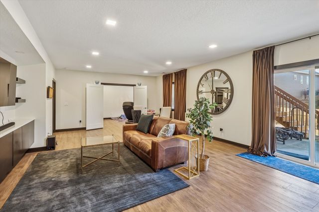 1904 NW Prairie Creek Drive, Grimes, IA 50111