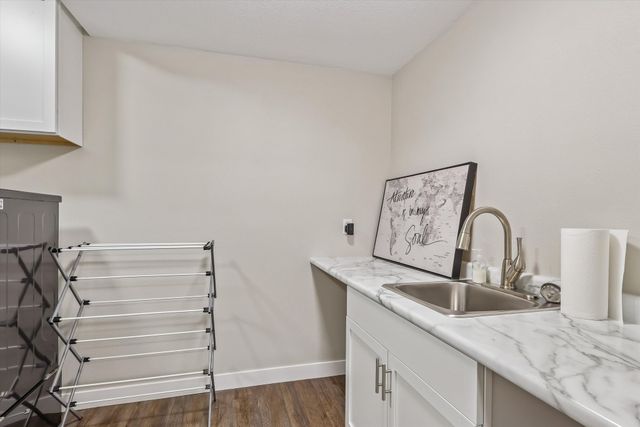 1904 NW Prairie Creek Drive, Grimes, IA 50111